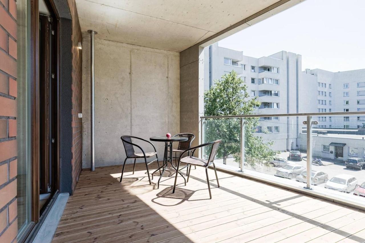 Central Apartments, Quiet With Free Parking And Ac. تالين المظهر الخارجي الصورة