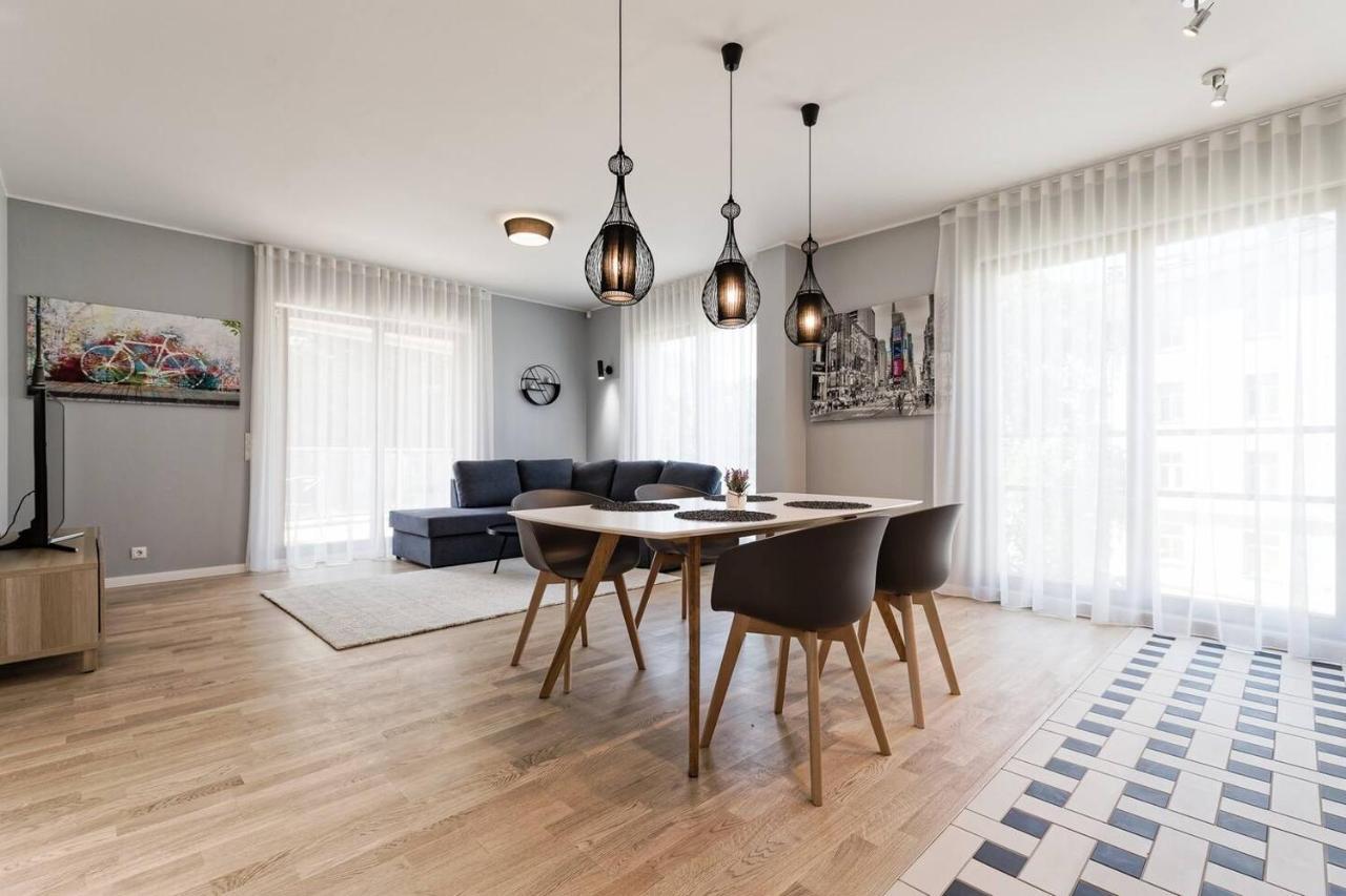 Central Apartments, Quiet With Free Parking And Ac. تالين المظهر الخارجي الصورة