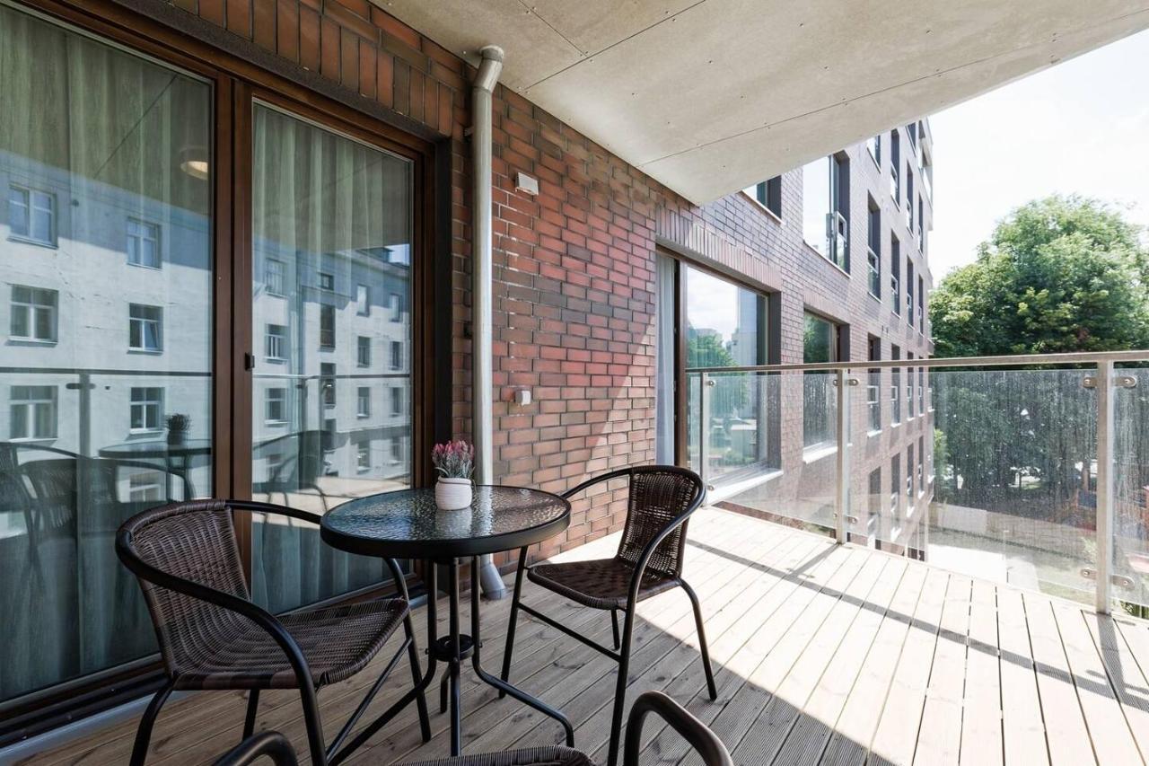 Central Apartments, Quiet With Free Parking And Ac. تالين المظهر الخارجي الصورة
