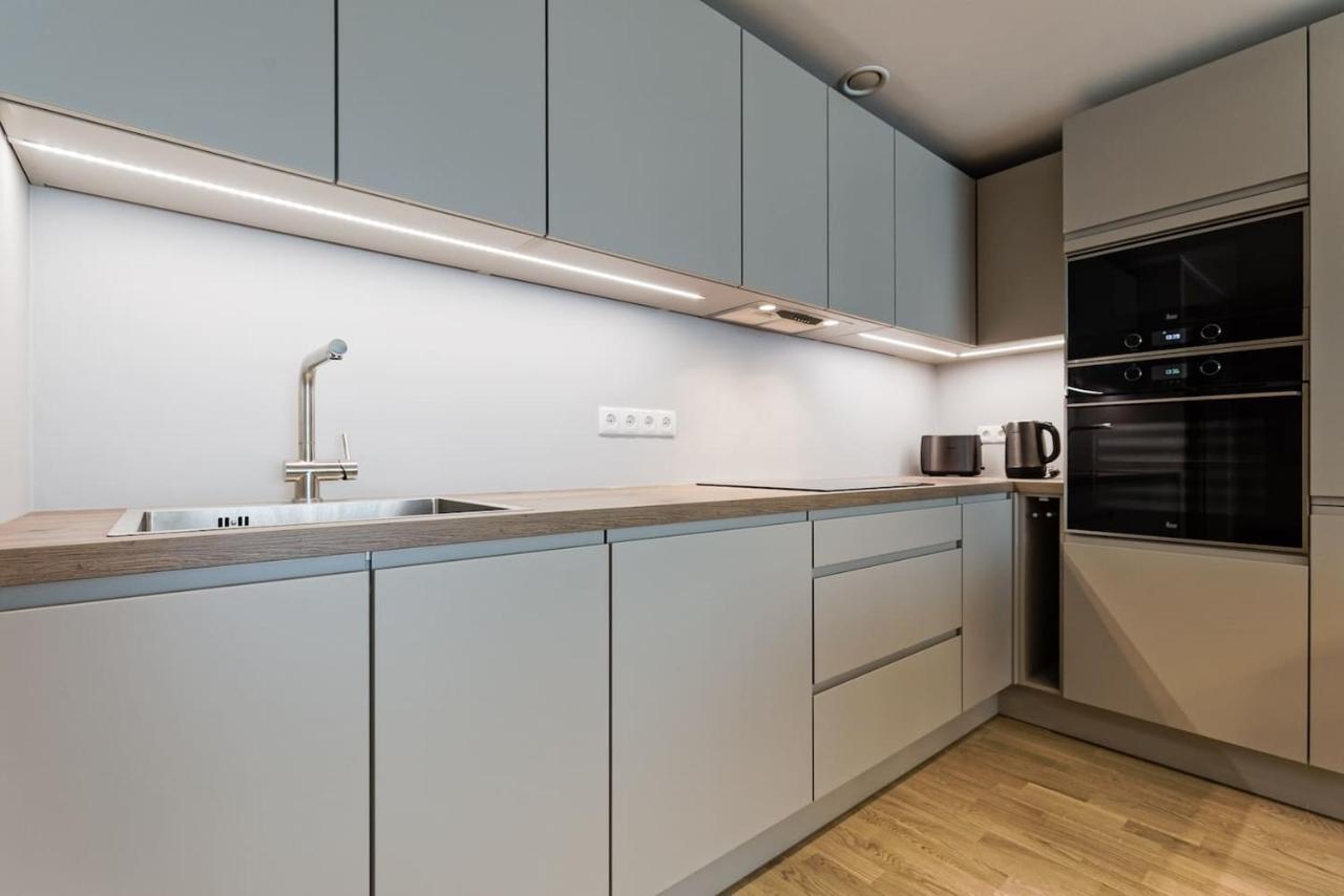 Central Apartments, Quiet With Free Parking And Ac. تالين المظهر الخارجي الصورة