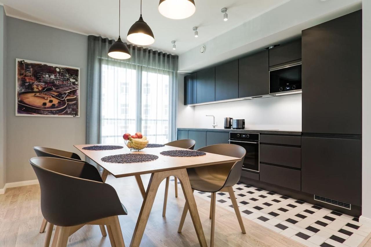 Central Apartments, Quiet With Free Parking And Ac. تالين المظهر الخارجي الصورة