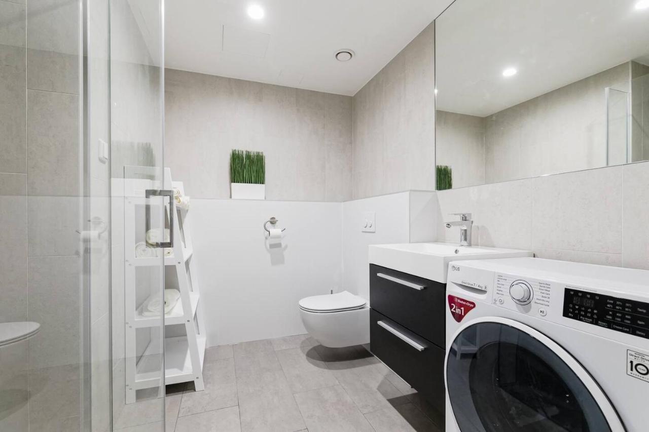 Central Apartments, Quiet With Free Parking And Ac. تالين المظهر الخارجي الصورة