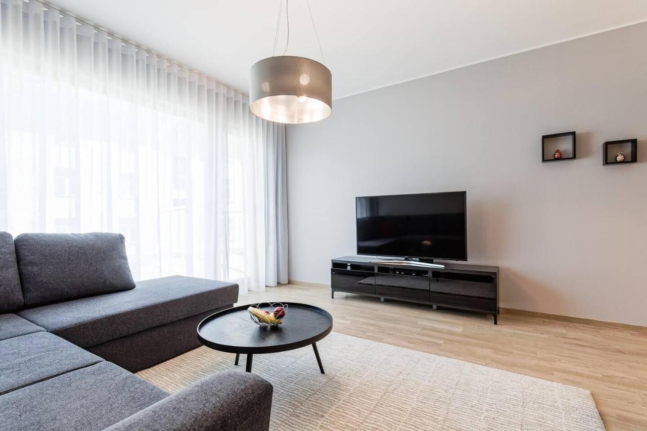 Central Apartments, Quiet With Free Parking And Ac. تالين المظهر الخارجي الصورة