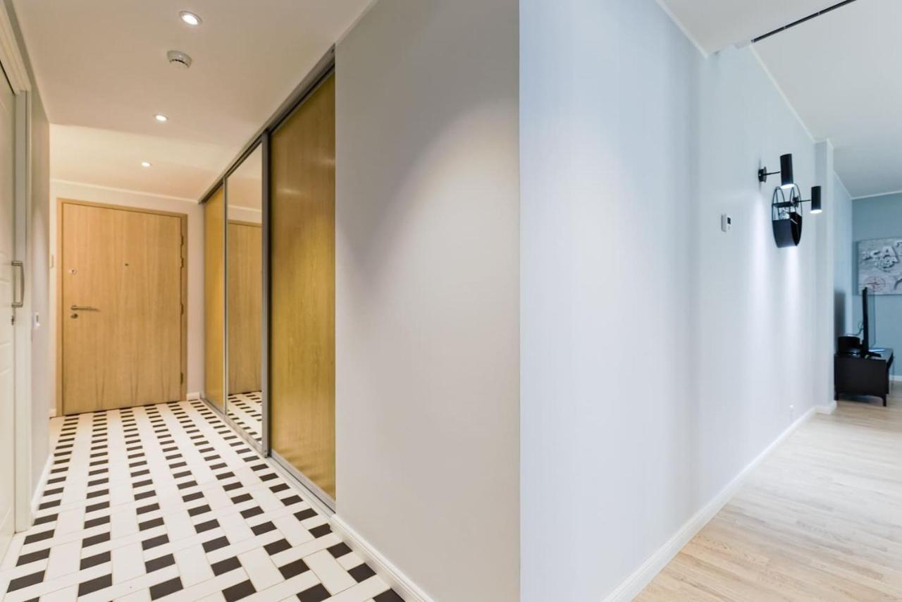 Central Apartments, Quiet With Free Parking And Ac. تالين المظهر الخارجي الصورة